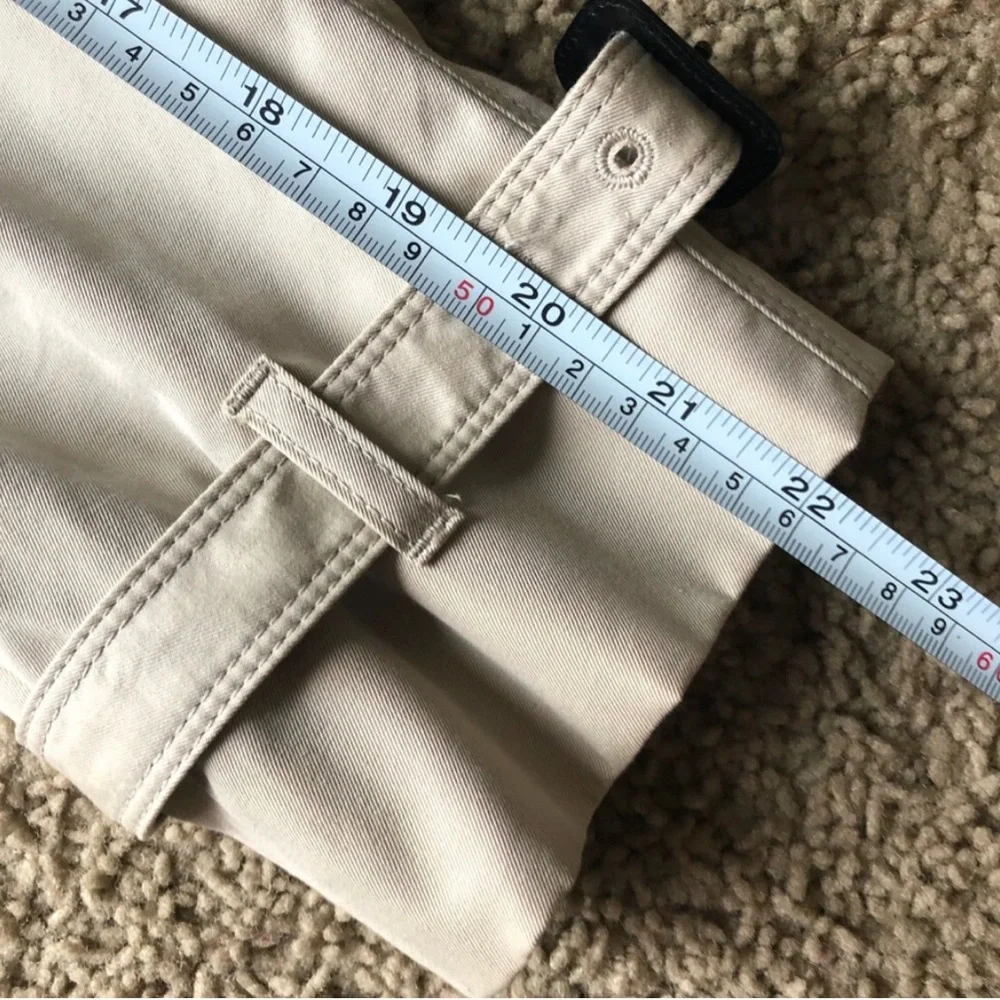 Burberry Classic Women's Double-Breasted Trench Coat - Cream. Size 10 - Picture 10 of 16